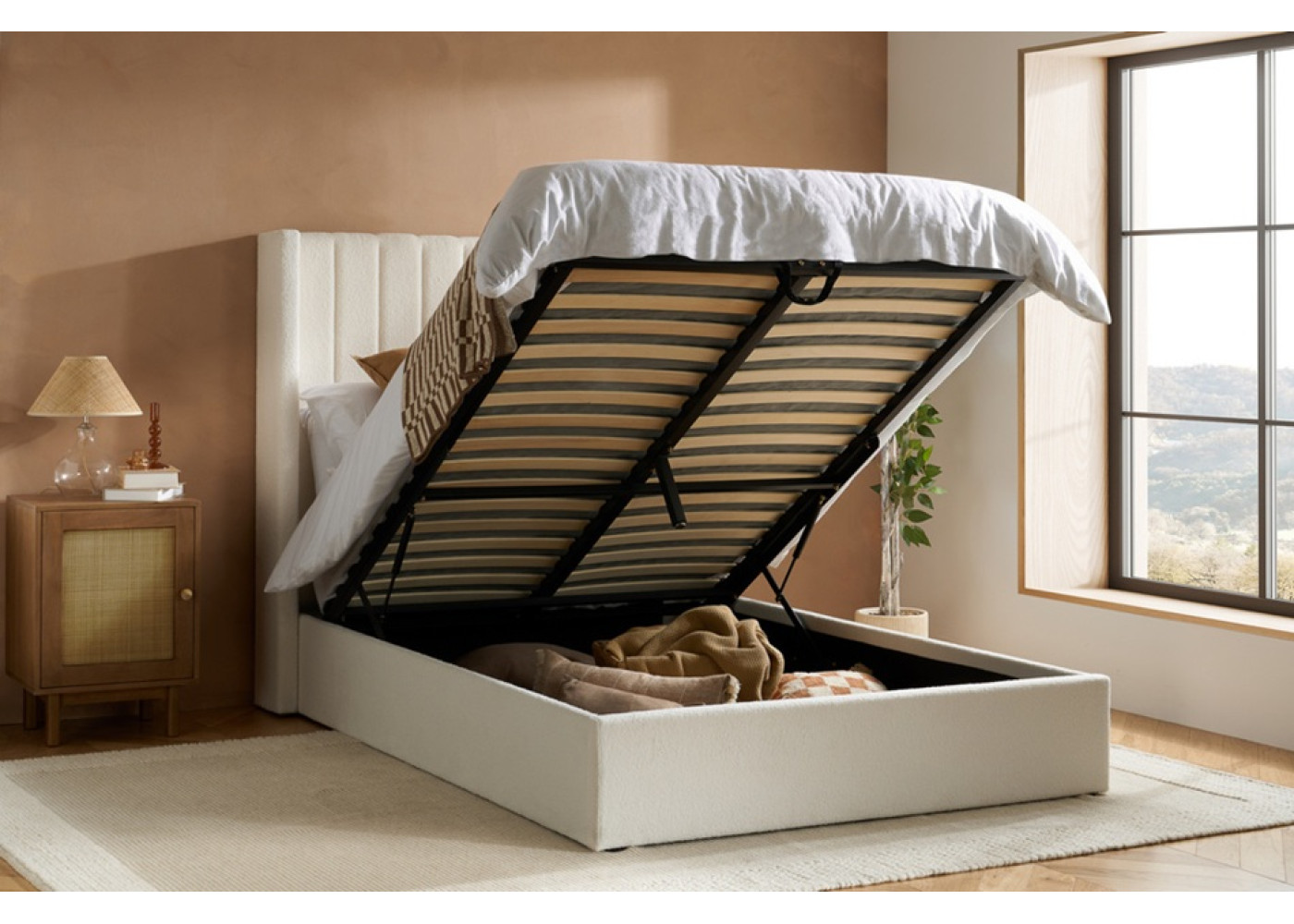 Maisey Ottoman Bed (White)