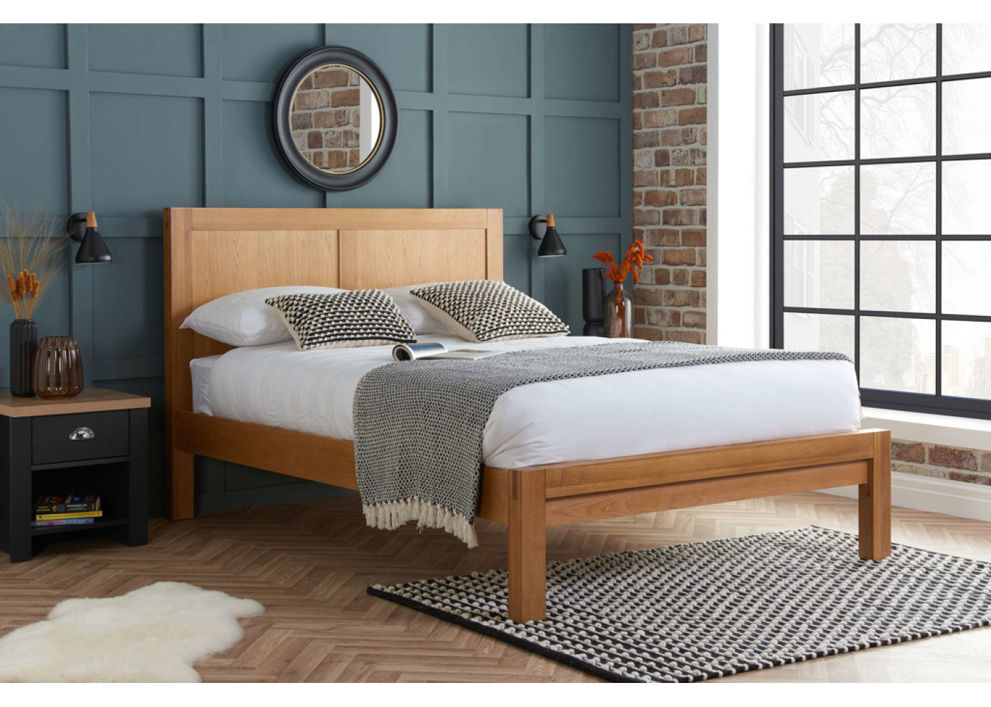 Bellevue Bed Frame (Oak)