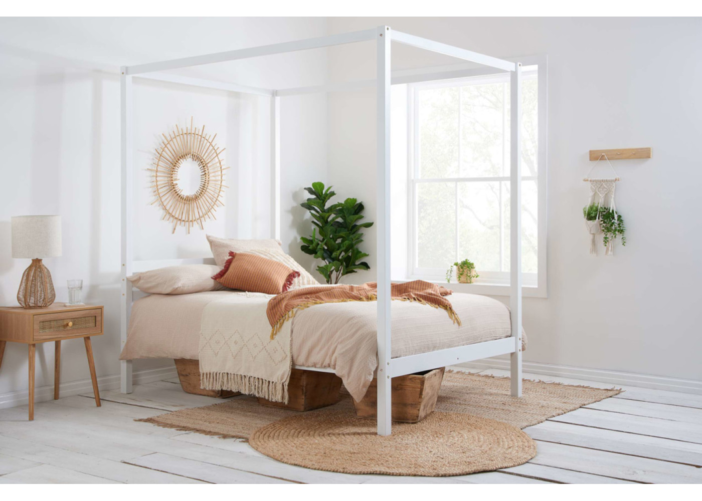 Mercia Four Poster Bed (White)