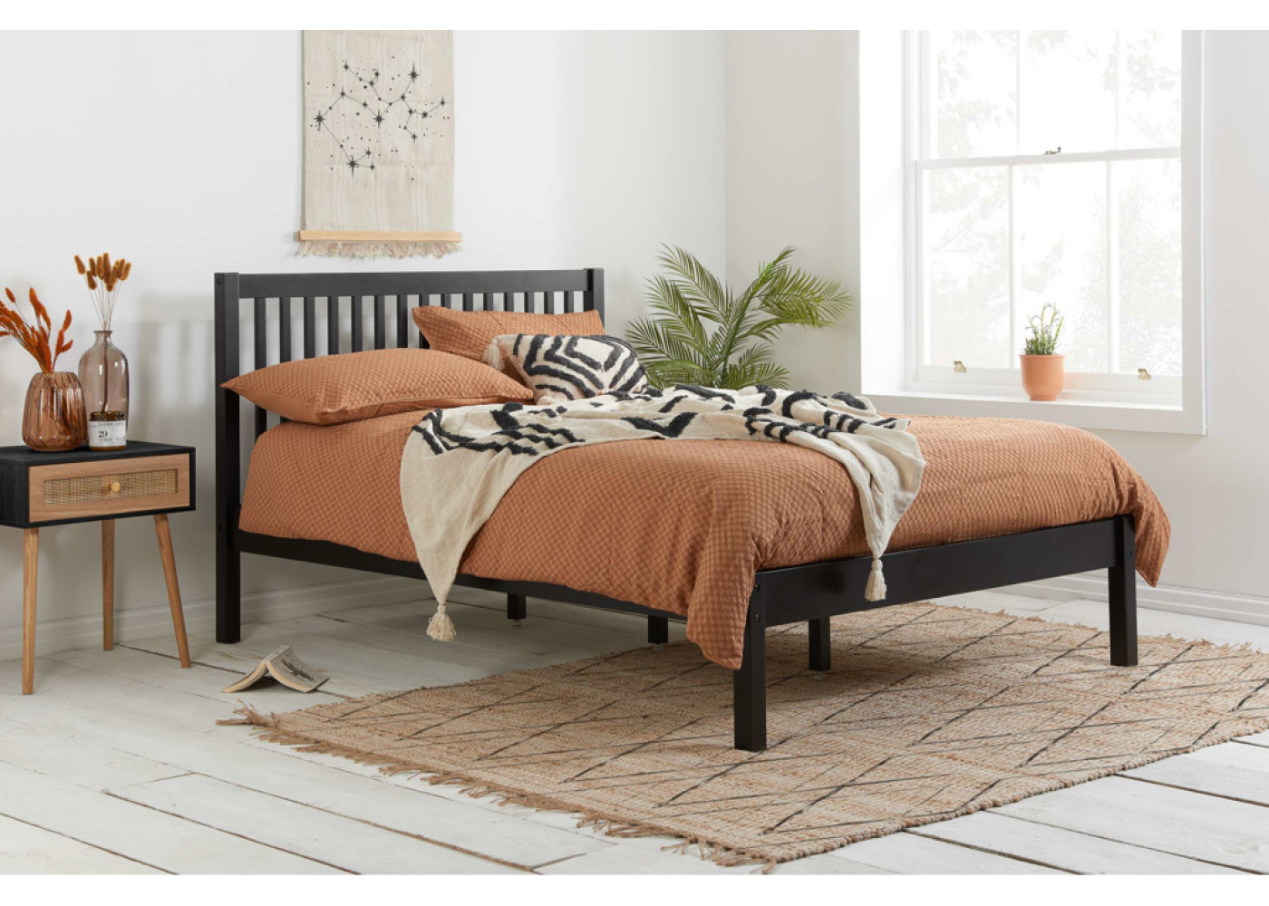 Nova Bed (Black)